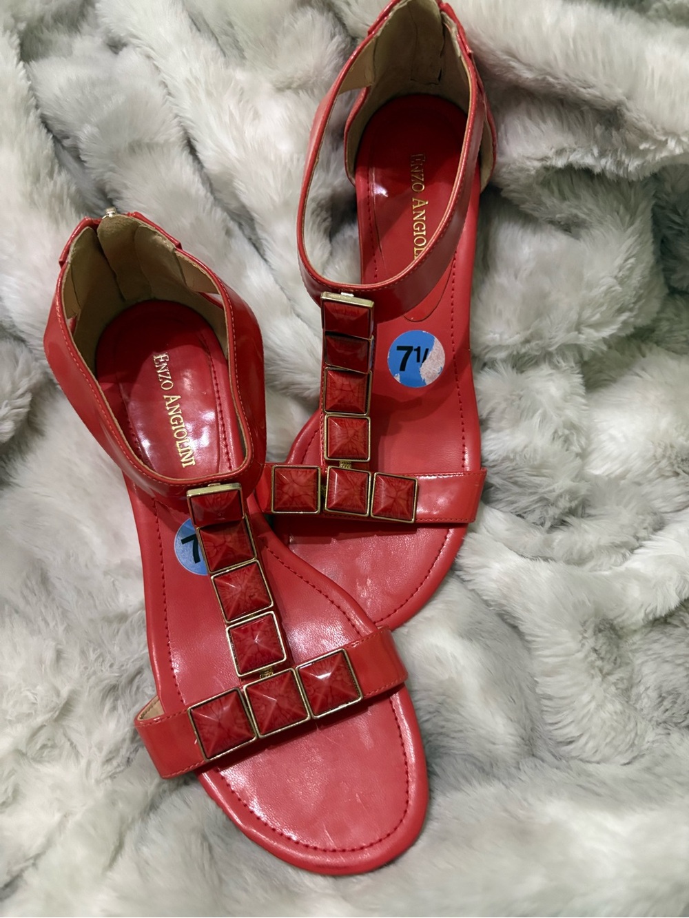 Enzo Angiolini Coral  T-Strap Sandals with Gold Accents 7.5